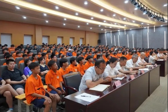 泰山足校赛风警示会:通报近期违规处理决定 部署常态化监管 泰山足校赛风警示会:通报近期违规处理决定 部署常态化监管