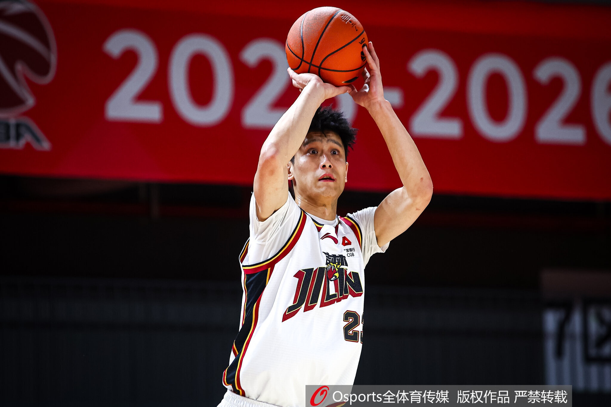 宁波两年C类合同签下栾利程 上赛季场均9.5分 宁波两年C类合同签下栾利程 上赛季场均9.5分