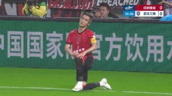 韦世豪89分钟点射救主 蓉城1-1三镇遭五连平 韦世豪89分钟点射救主 蓉城1-1三镇遭五连平