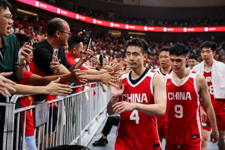 中国男篮夏训收官:8战6胜2负,佛山三战净负7分,后卫线仍缺持球核心 中国男篮夏训收官:8战6胜2负,佛山三战净负7分,后卫线仍缺持球核心
