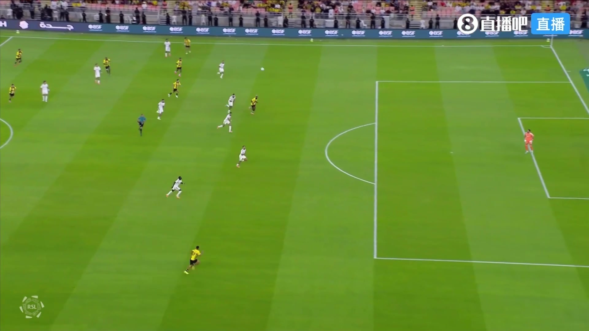 伊莱尼赫纳头球补射入网，吉达联合1-0领先利雅得胜利！